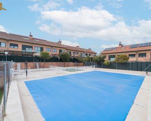 Swimming pool of House or chalet for sale in Leganés  with Air Conditioner, Heating and Private garden