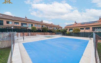 Swimming pool of House or chalet for sale in Leganés  with Air Conditioner, Heating and Private garden