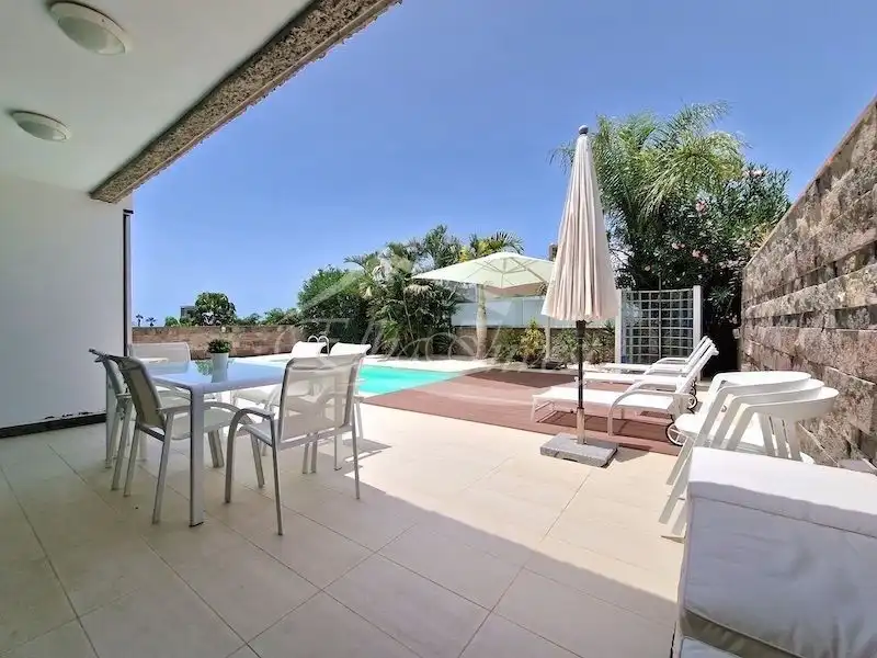 Terrassa de Casa o xalet en venda en Adeje amb Aire condicionat, Jardí privat i Terrassa