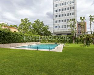 Exterior view of Apartment to rent in  Madrid Capital  with Air Conditioner, Heating and Private garden