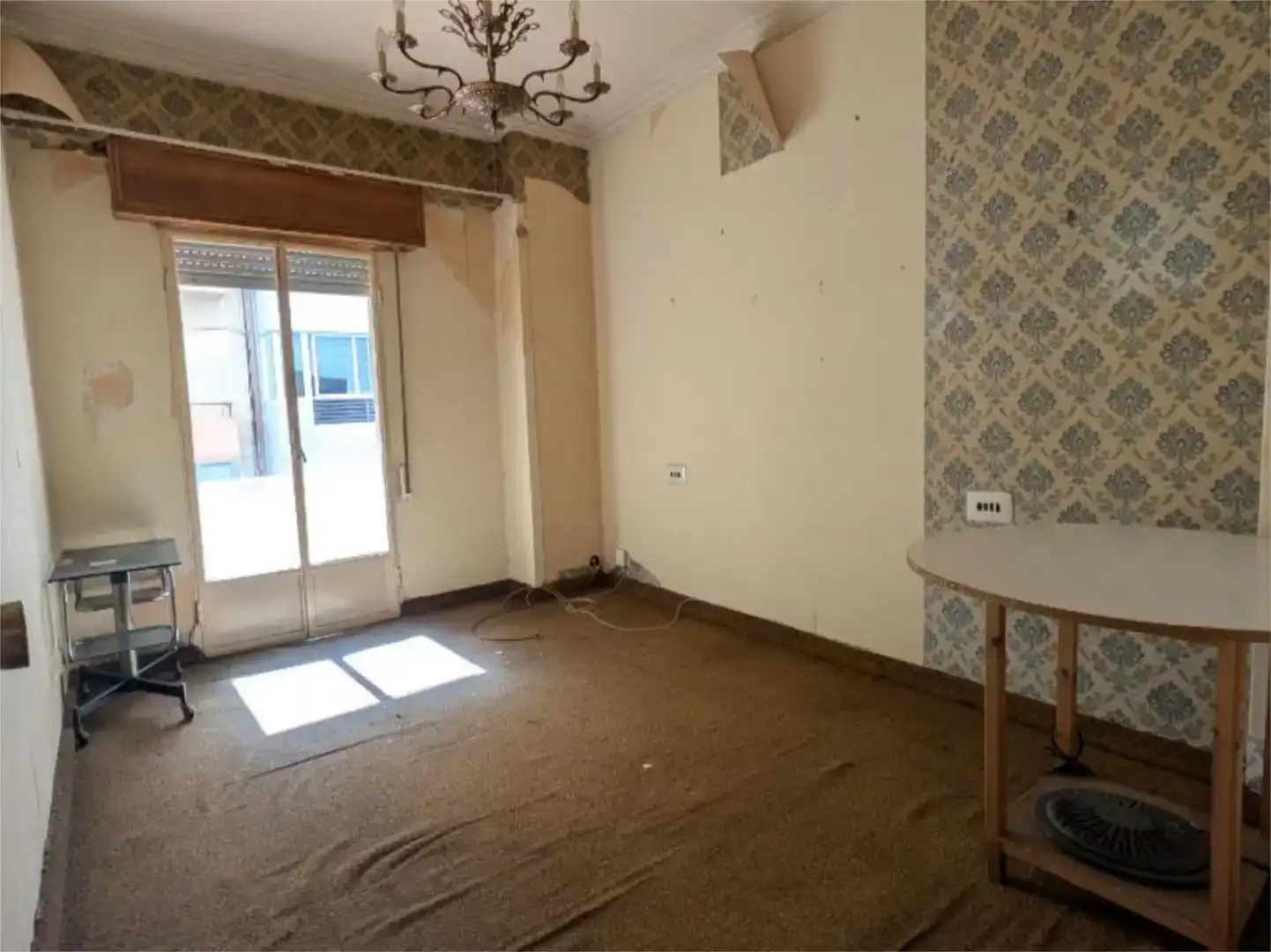 Sala d'estar de Pis en venda en Ourense Capital  amb Balcó