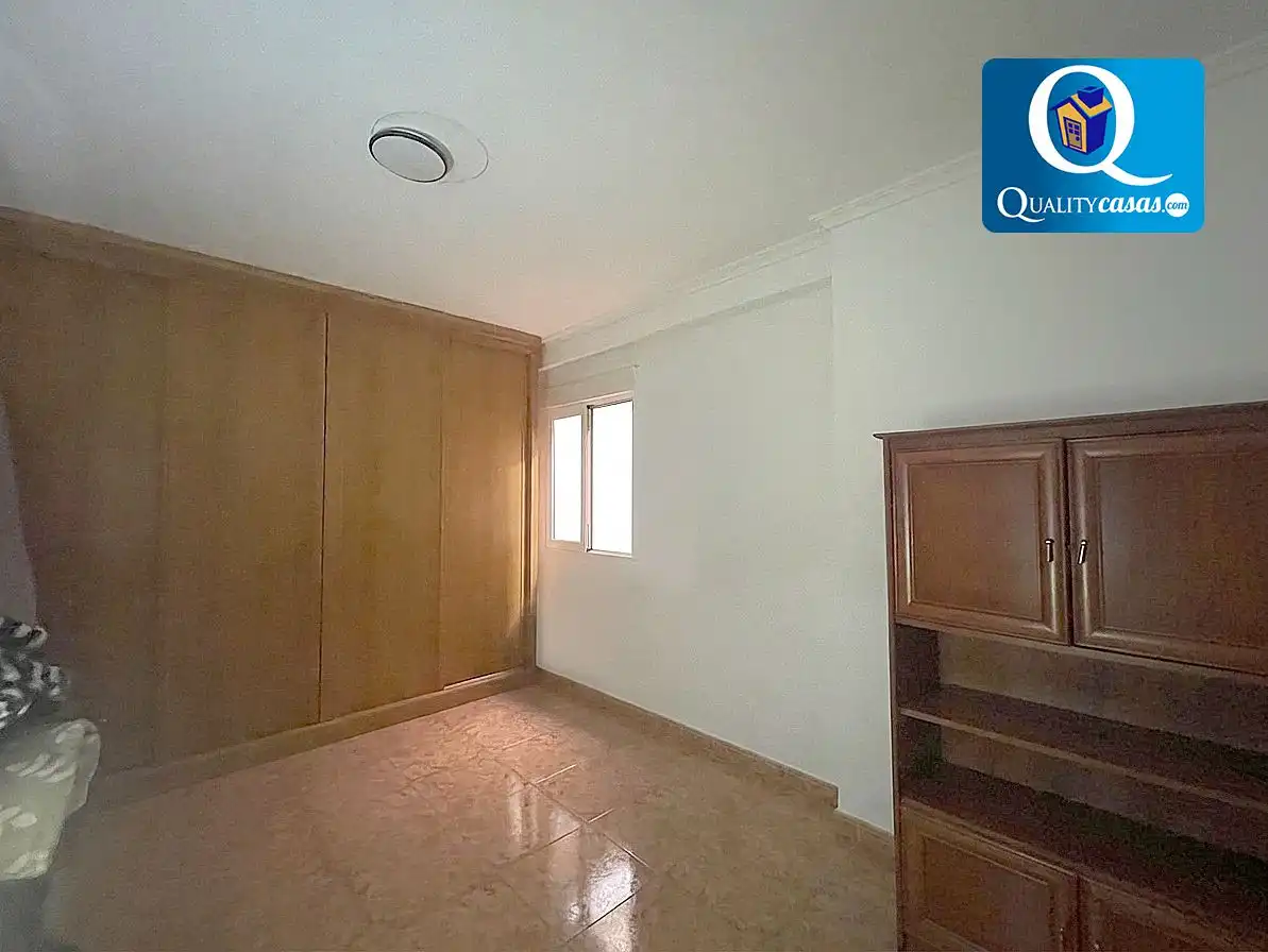 Habitación de Apartamento en venta en Elche / Elx con Aire acondicionado