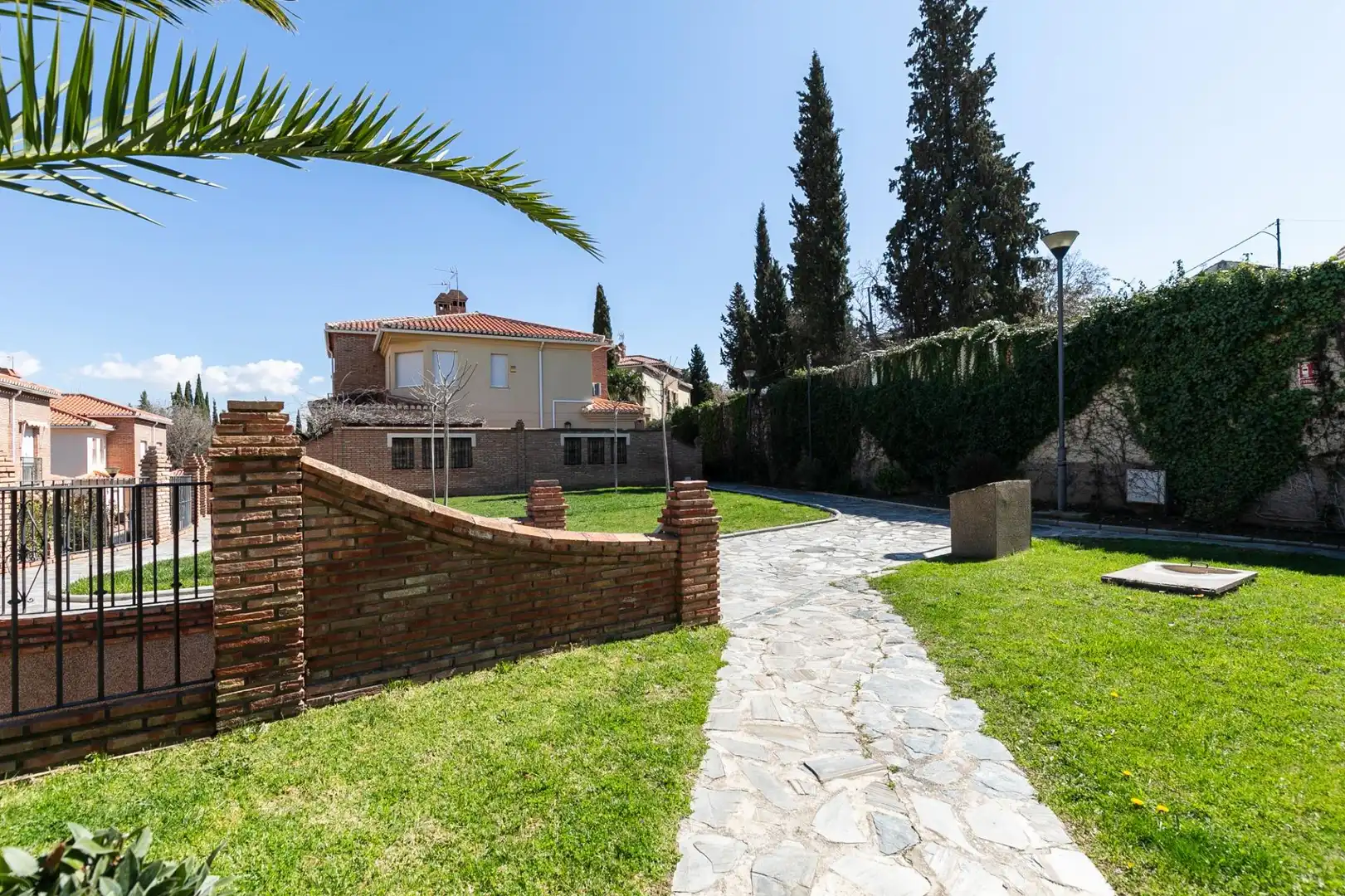 Jardín de Casa o chalet en venta en La Zubia con Calefacción, Jardín privado y Terraza