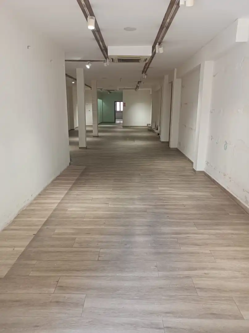 Geschaftsraum zur Miete in Santa Coloma de Gramenet mit Parkett und Alarm