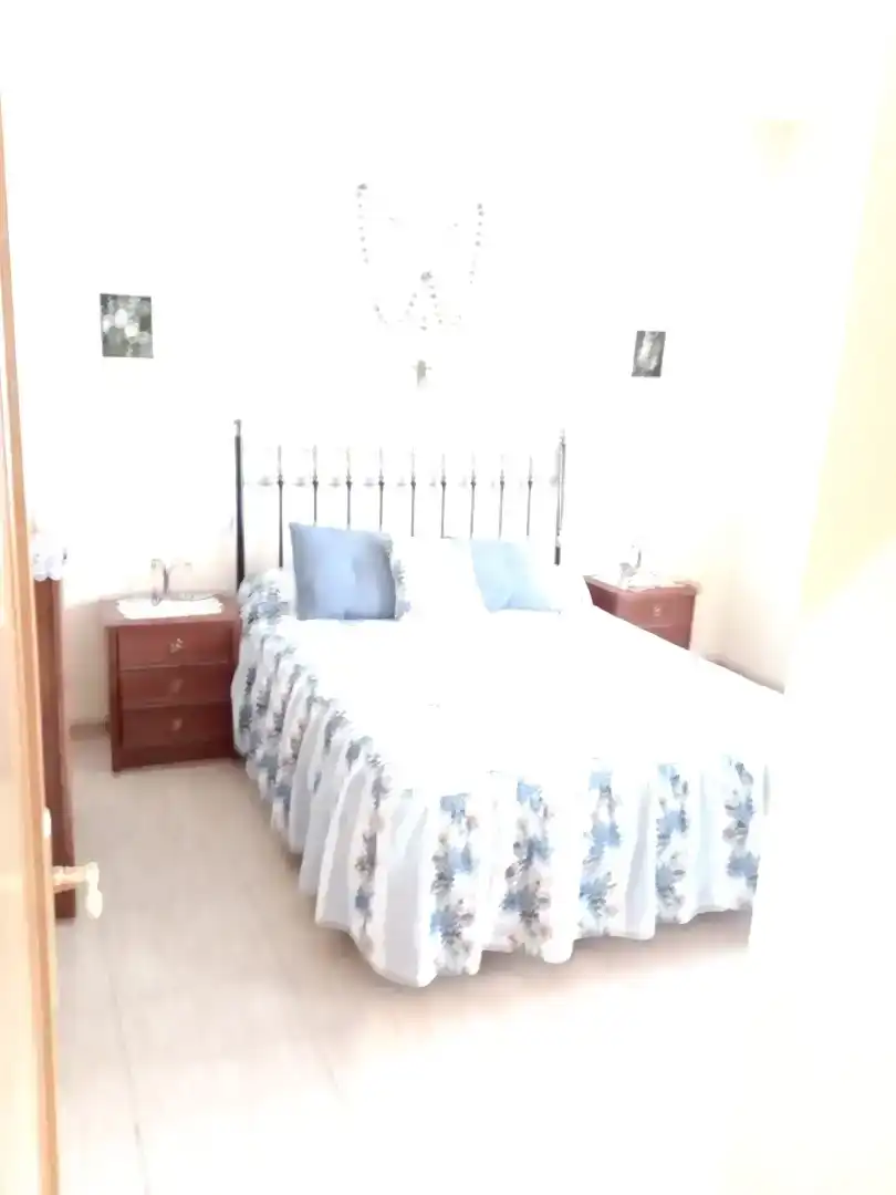 Dormitori de Casa adosada en venda en Torrecampo amb Aire condicionat, Piscina i Moblat