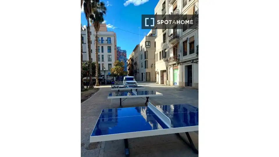Vista exterior de Estudio para compartir en Valencia con Aire acondicionado, Terraza y Amueblado