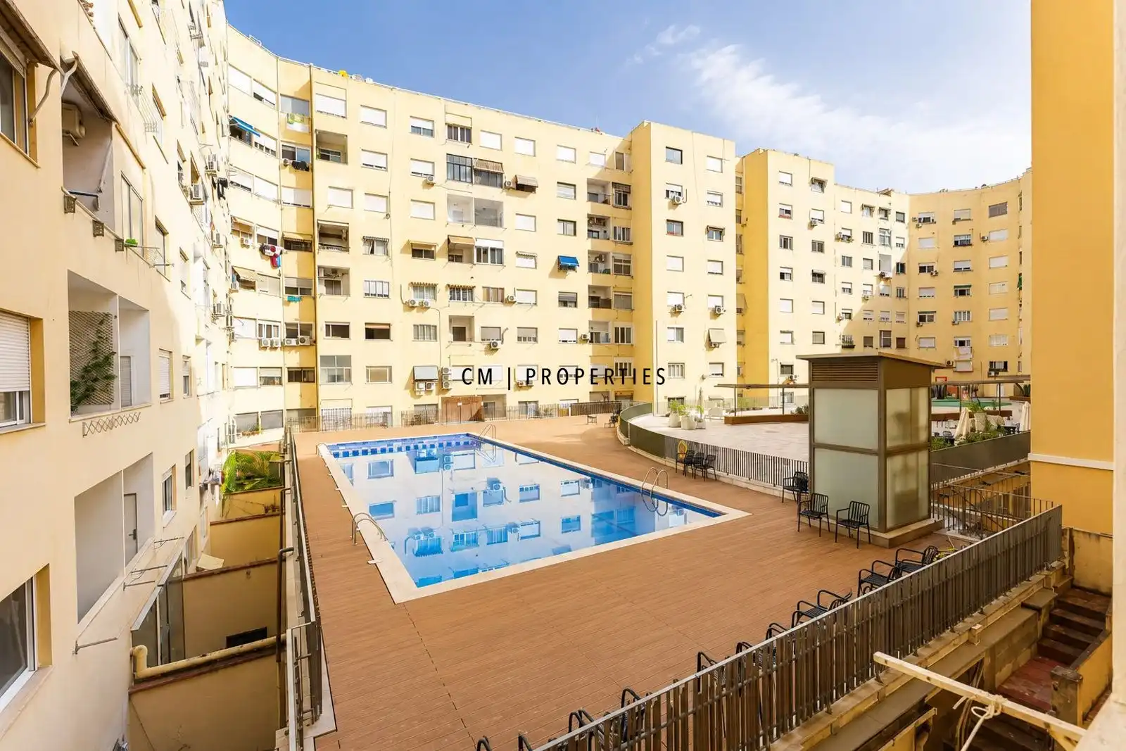 Außenansicht von Wohnung zur Miete in Valencia mit Klimaanlage, Heizung und Terrasse