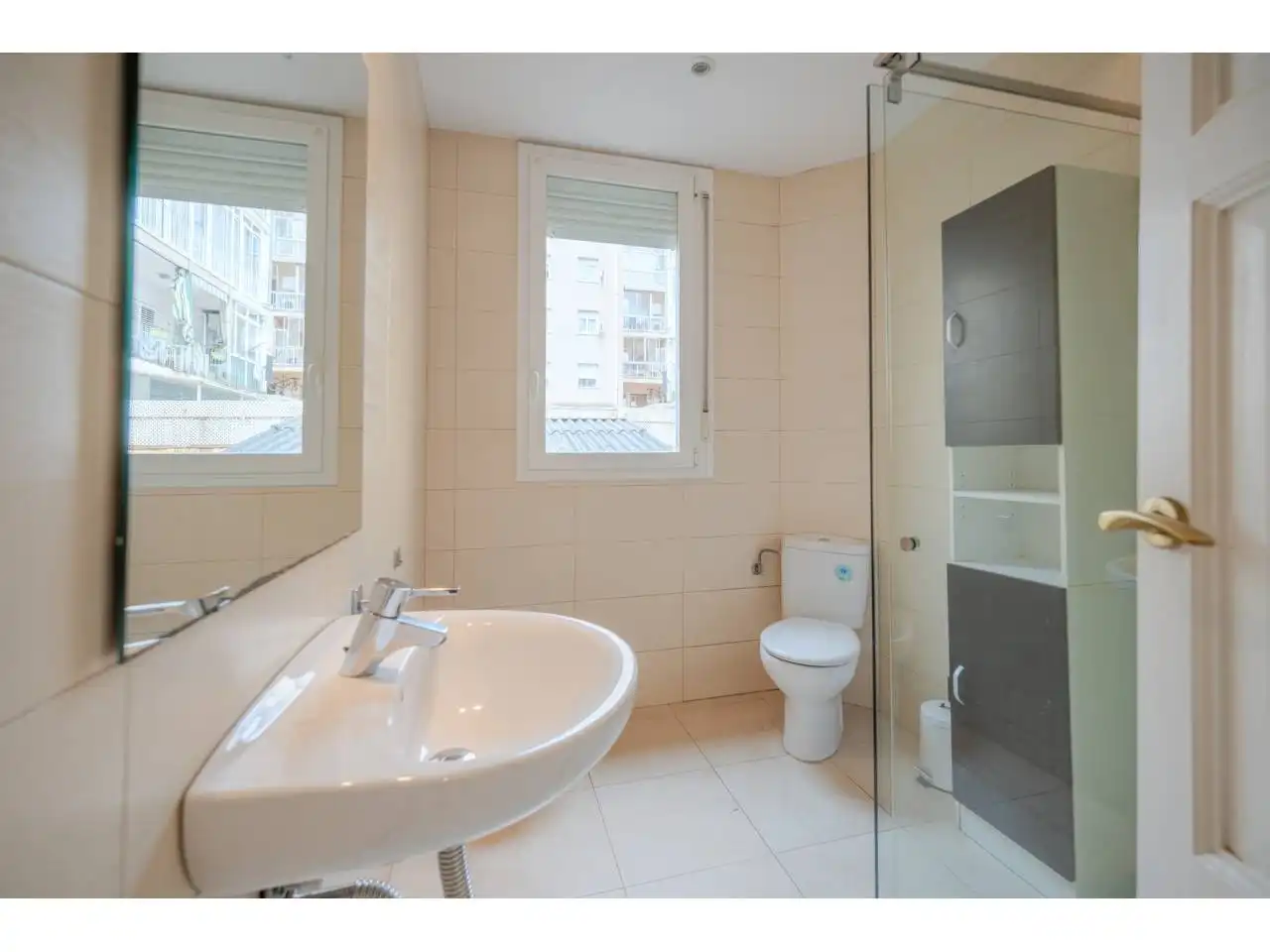 Baño de Piso en venta en Girona con Balcón