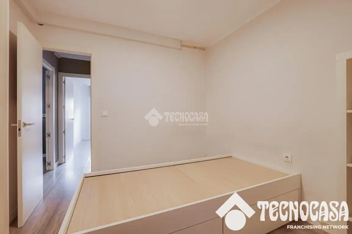 Bedroom of Flat for sale in Mataró
