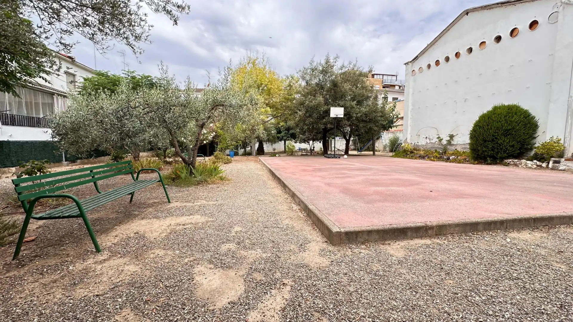 Vista exterior de Piso en venta en Olesa de Montserrat con Calefacción, Terraza y Horno