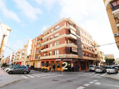 Vista exterior de Apartament en venda en Guardamar del Segura amb Terrassa i Rentadora