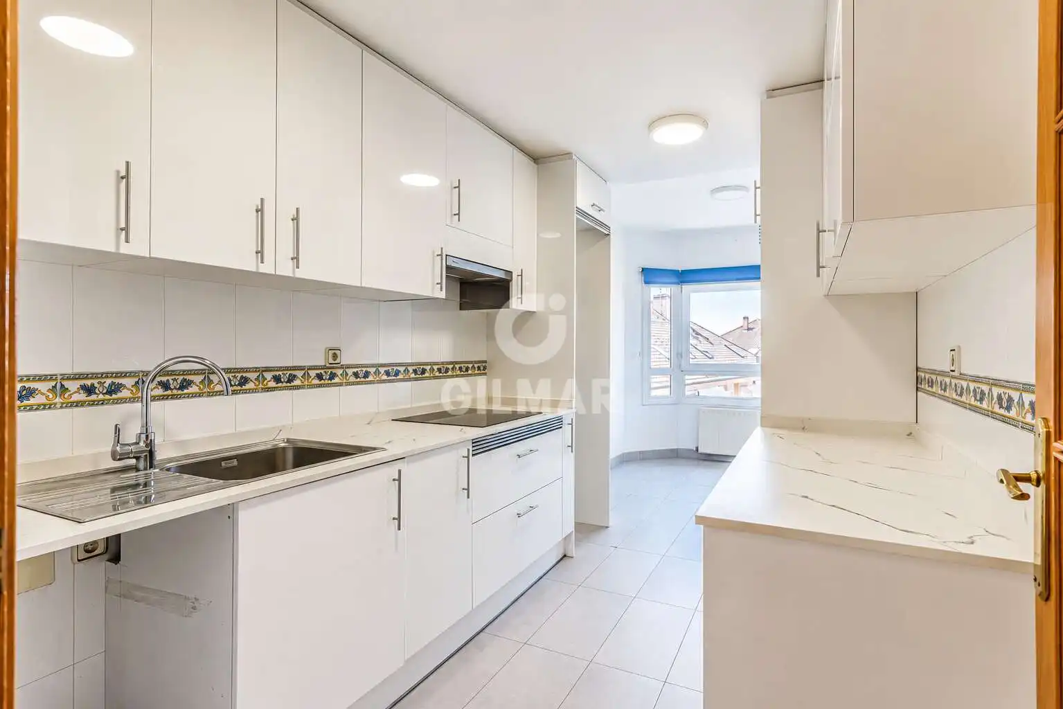 Kitchen of Flat for sale in Boadilla del Monte  with Heating, Private garden and Storage room