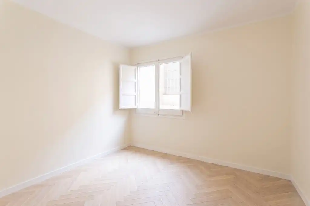 Dormitori de Apartament en venda en Barcelona amb Aire condicionat, Parquet i Balcó