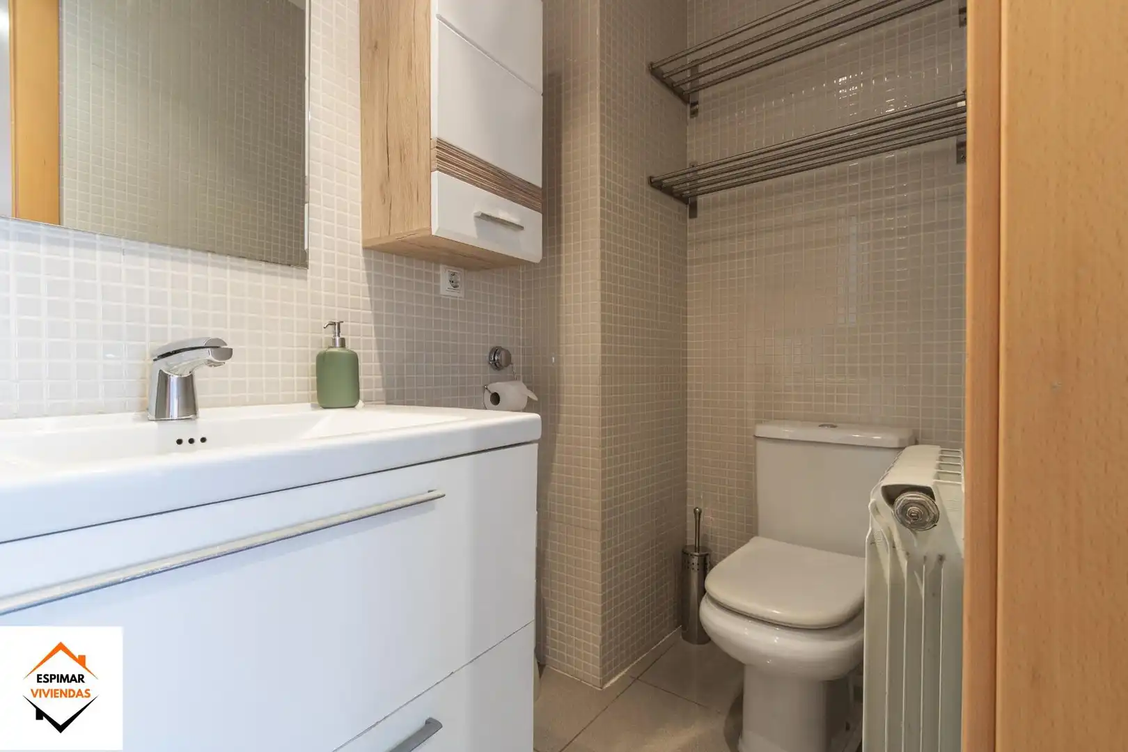 Bathroom of Apartments for sale in Zaragoza