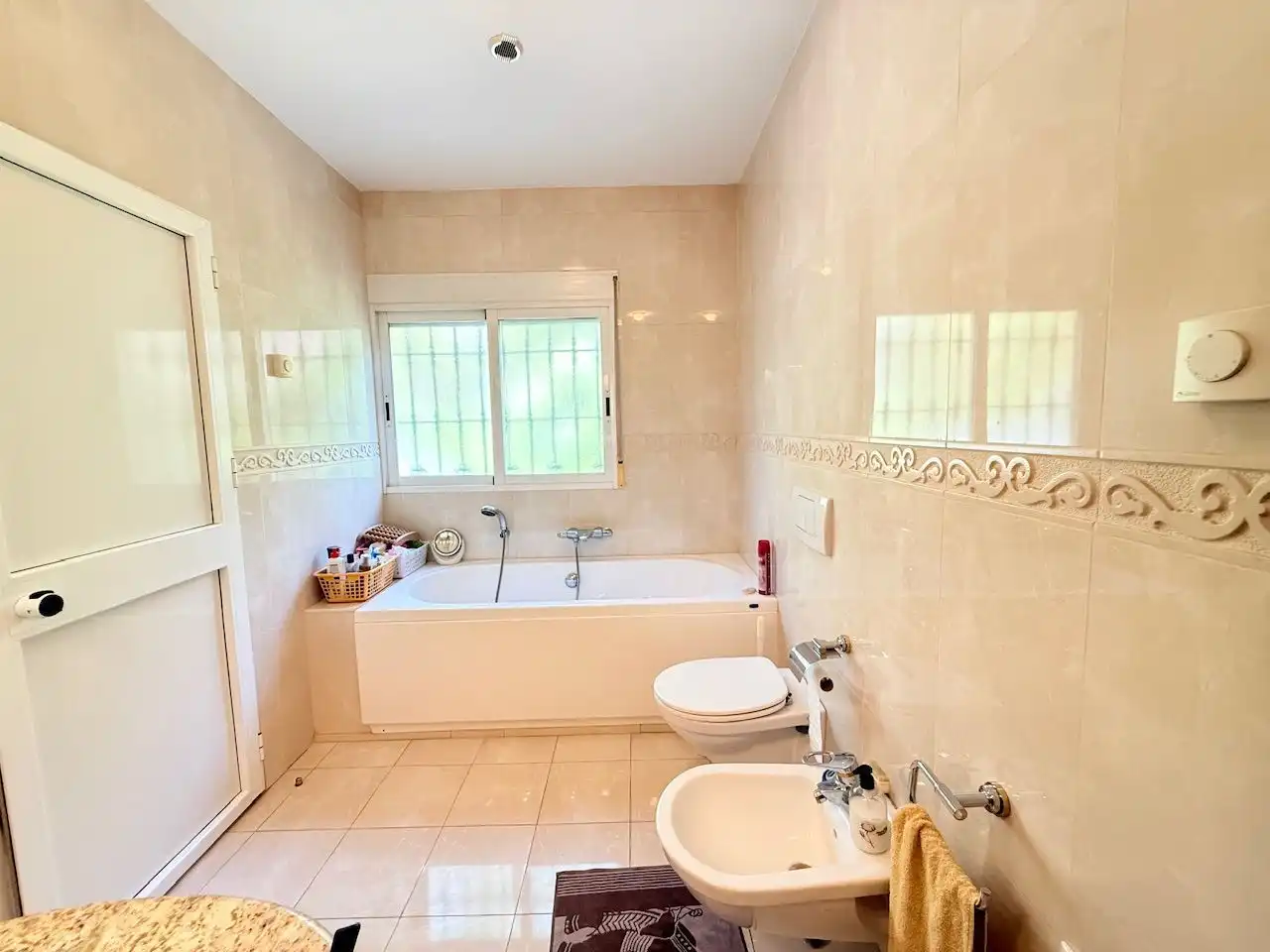 Baño de Casa o chalet en venta en Vélez-Málaga con Aire acondicionado, Calefacción y Jardín privado