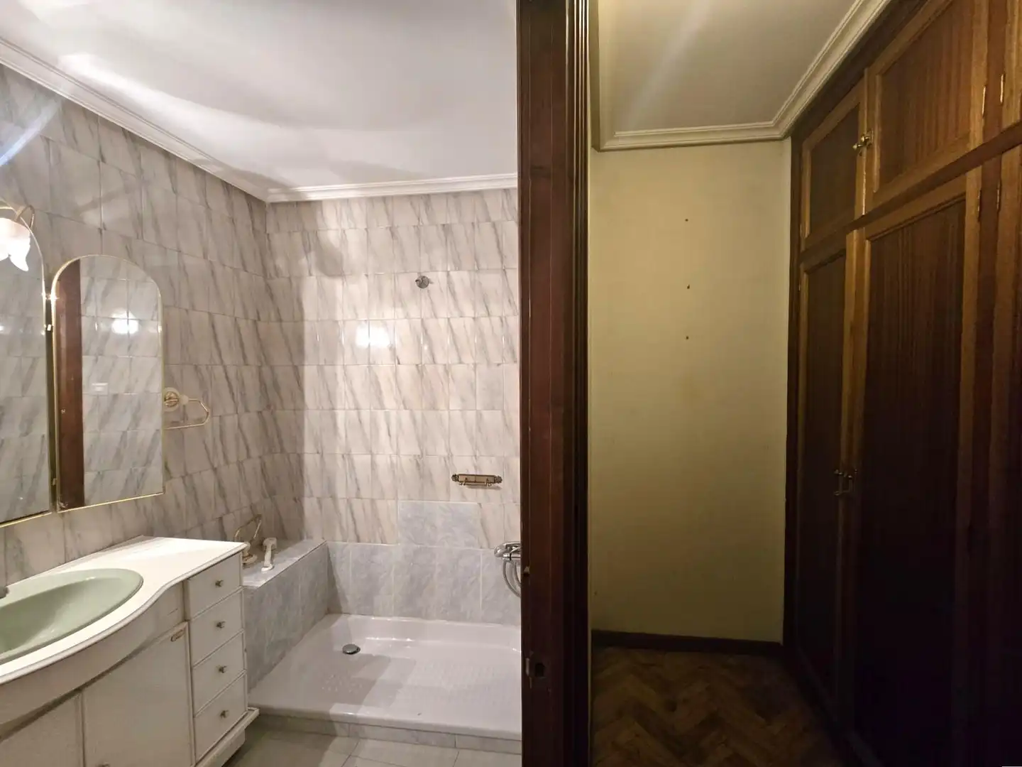 Baño de Piso en venta en Plasencia con Aire acondicionado, Parquet y Terraza