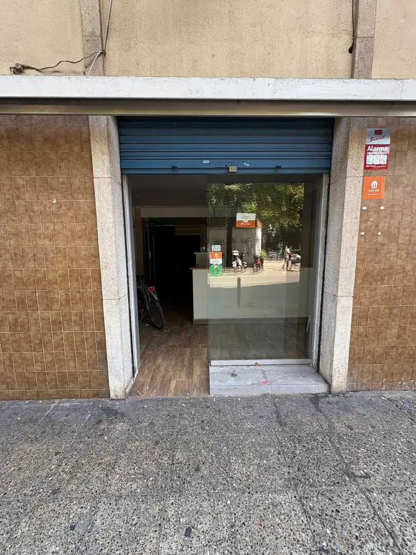Commercial properties for rent in Girona  with Air Conditioner, Heating and Parquet flooring