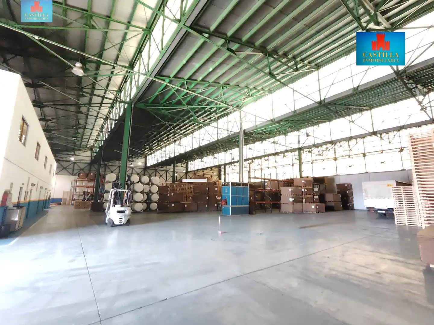 Nau industrial en venda a Hervencias Altas - El Pinar