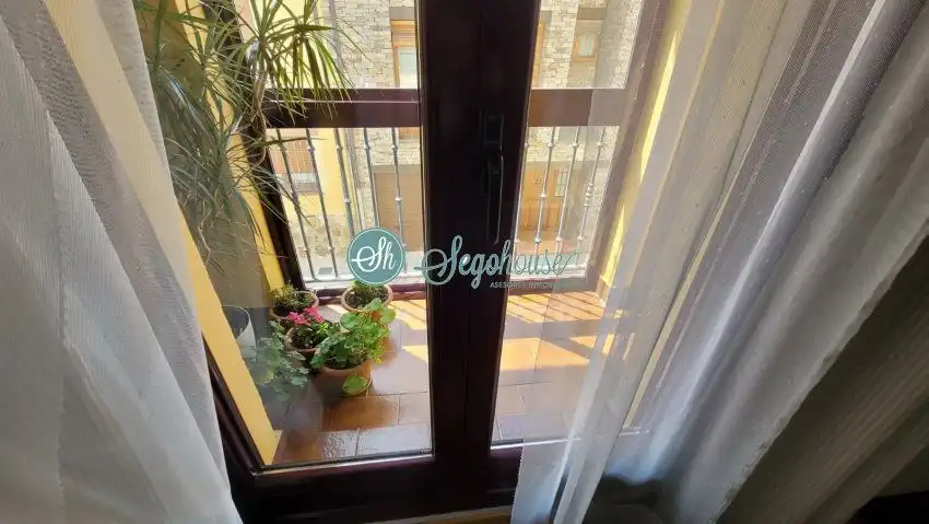 Terrassa de Casa o xalet en venda en Segovia amb Calefacció, Parquet i Terrassa