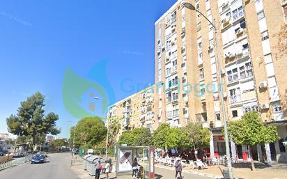 Exterior view of Flat for sale in  Sevilla Capital