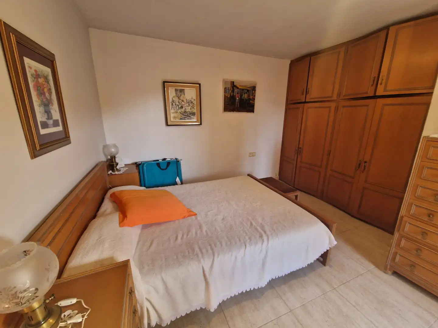 Habitación de Casa adosada en venta en Olot con Aire acondicionado, Calefacción y Jardín privado