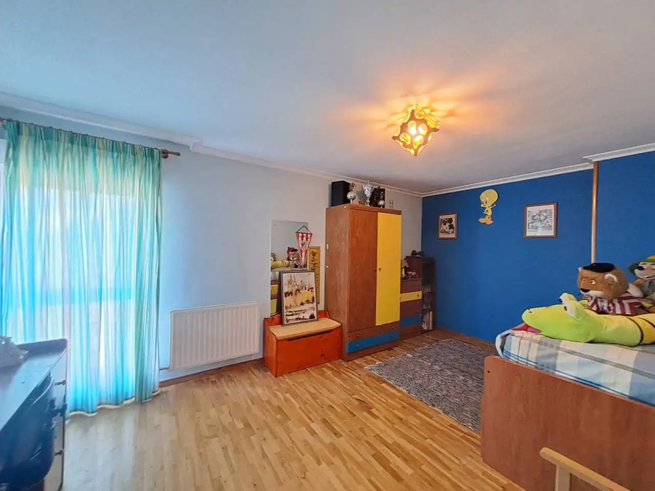 Dormitori de Casa o xalet en venda en Burgos amb Calefacció, Jardí privat i Parquet