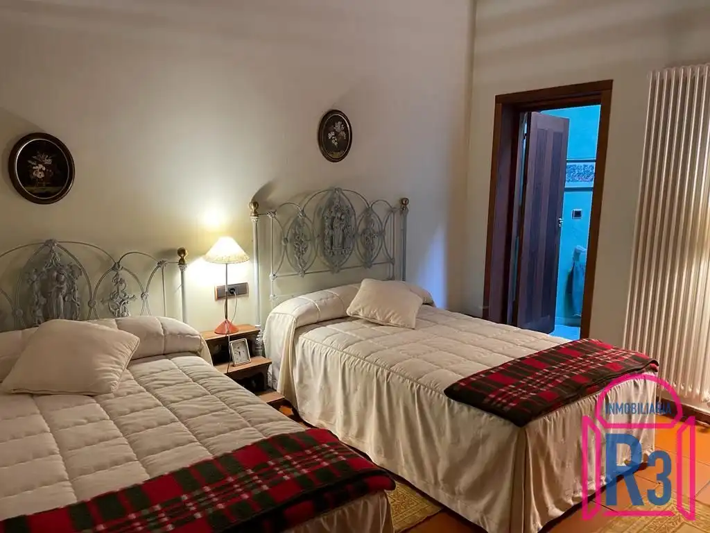 Habitación de Casa o chalet en venta en San Andrés del Rabanedo con Calefacción y Amueblado