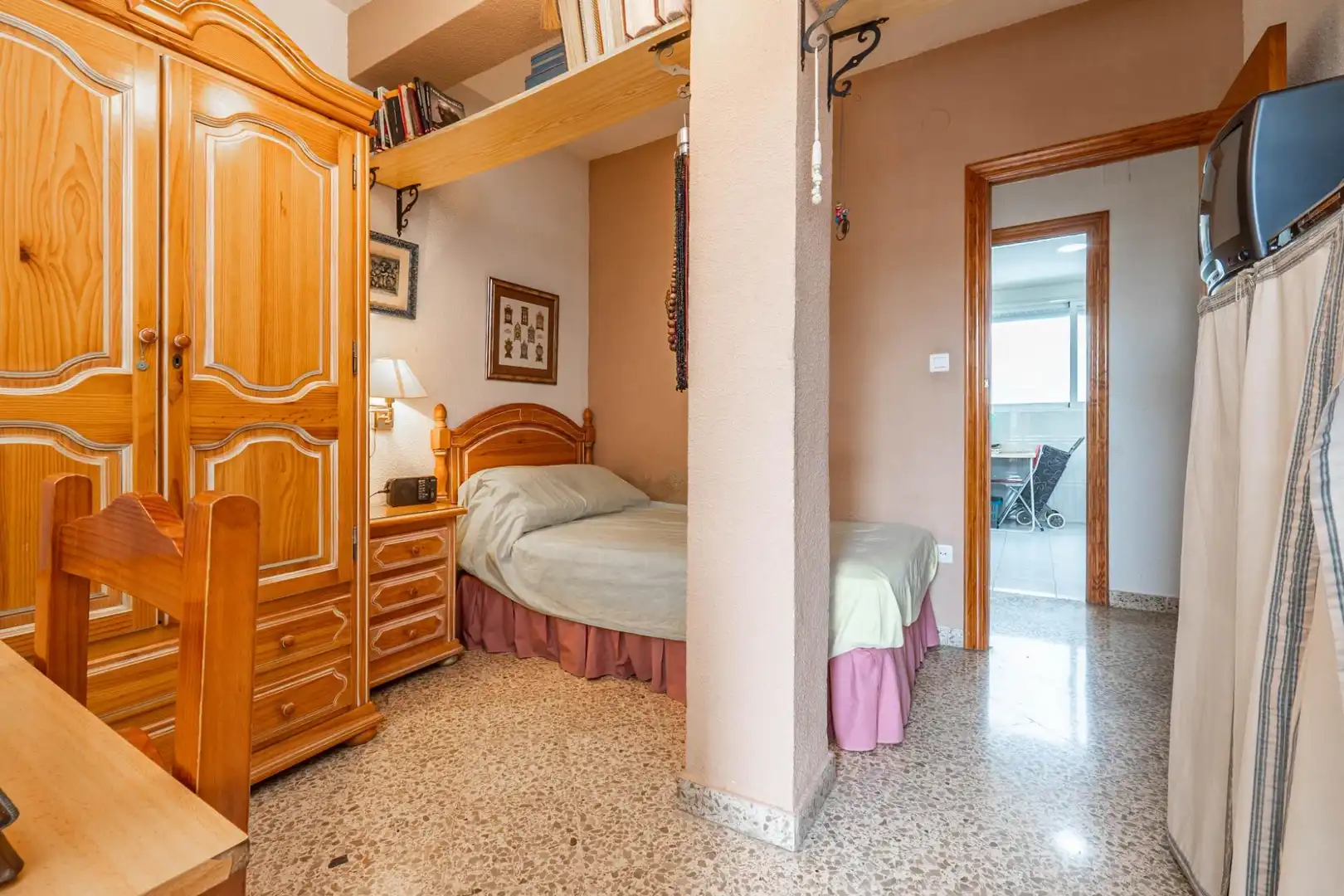 Schlafzimmer von Dachboden zum Verkauf in Granada mit Klimaanlage