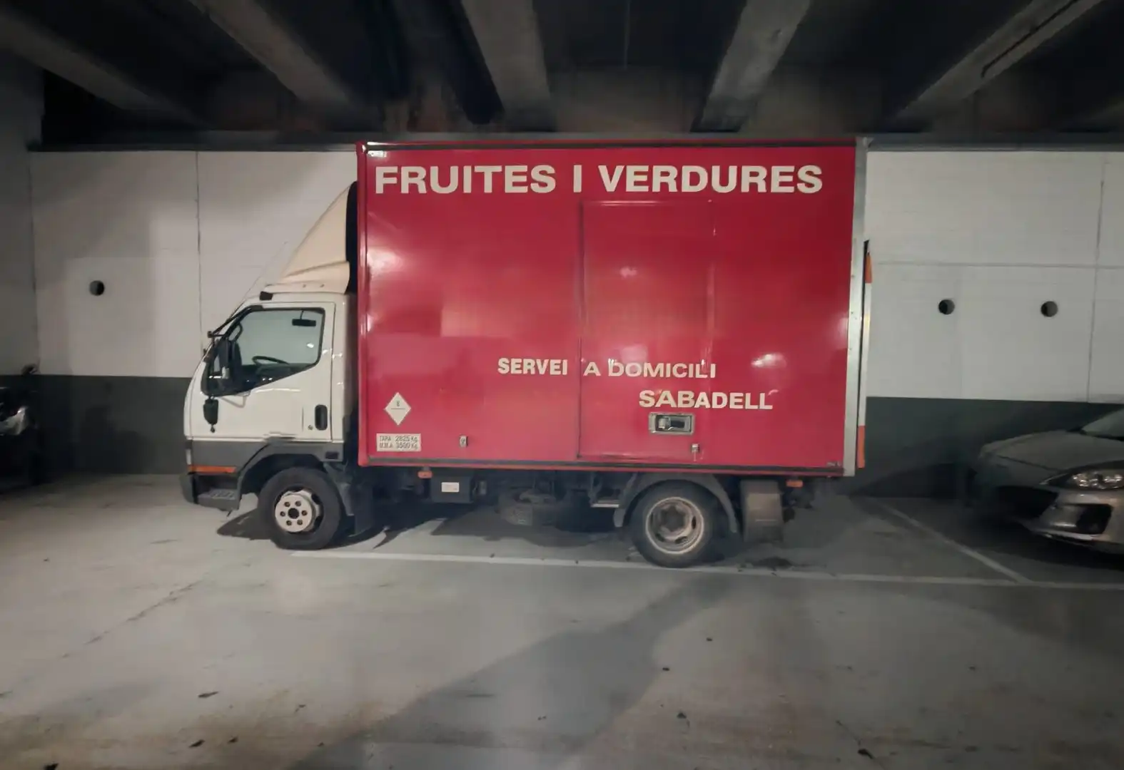 Parking de Local en traspaso en Sabadell con Aire acondicionado, Calefacción y Amueblado
