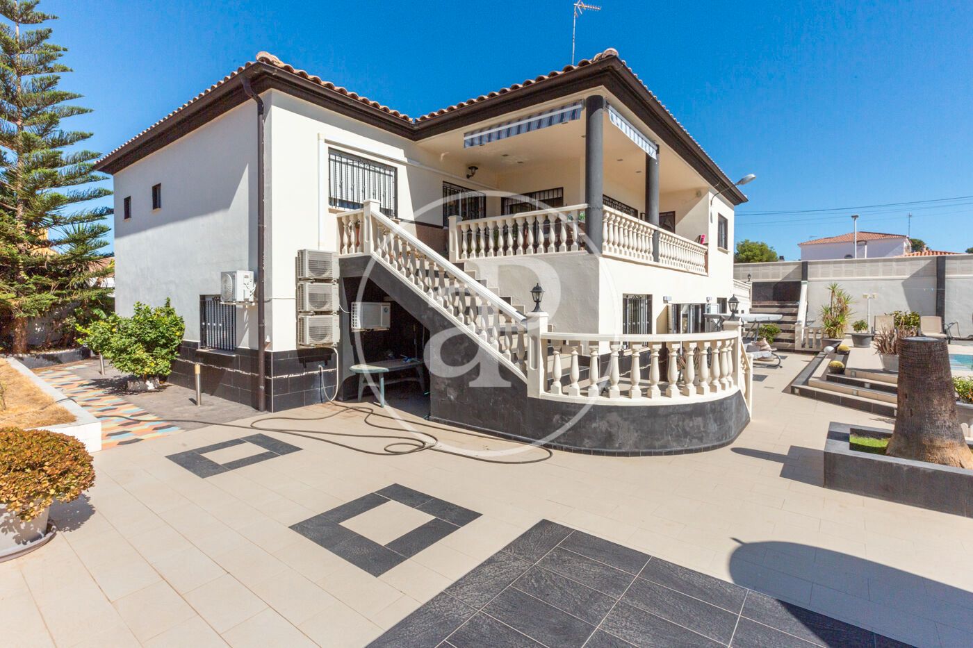Vista exterior de Casa o chalet en venta en Montserrat con Aire acondicionado, Calefacción y Jardín privado