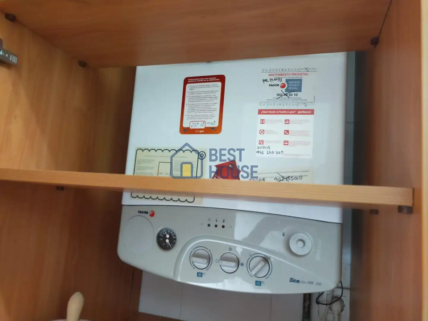 Cuina de Apartament de lloguer en León Capital  amb Calefacció i Moblat