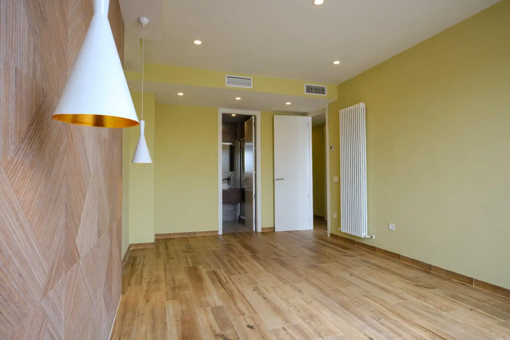Flat for sale in Sevilla  with Air Conditioner, Heating and Terrace