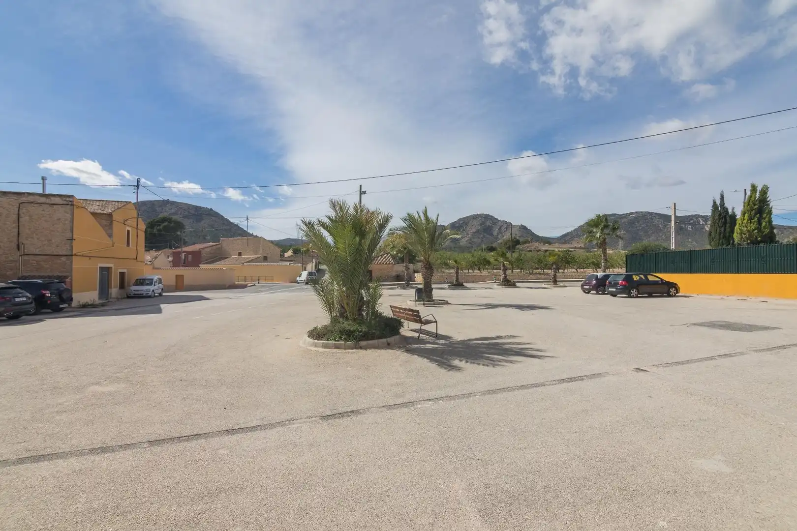Parking de Casa o chalet en venta en Monóvar  / Monòver con Calefacción y Terraza