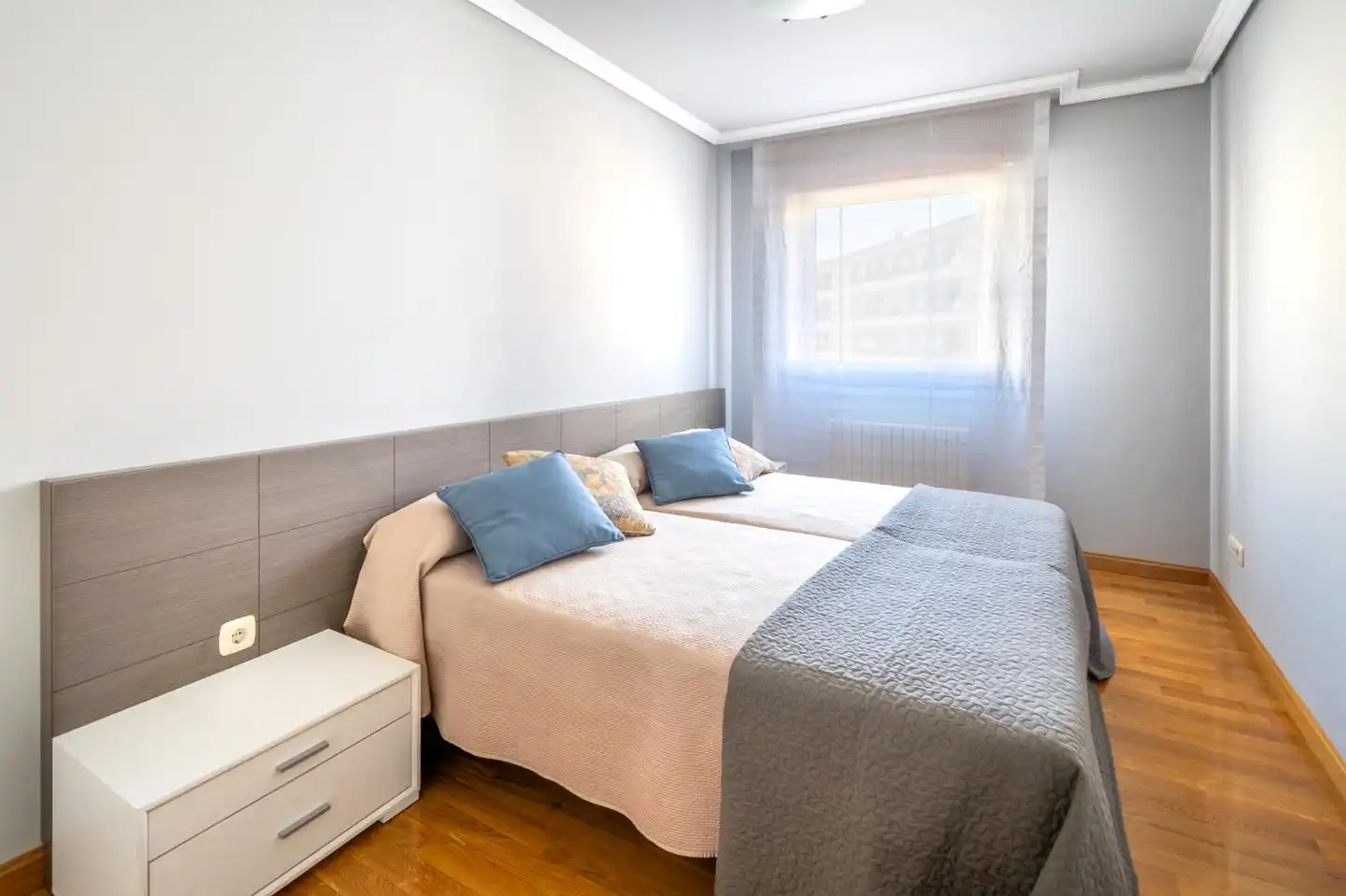 Flat for sale in Felisa Munárriz, Milagrosa