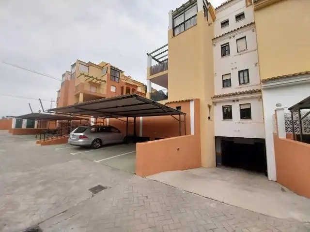 Parkplatz von Wohnung zum Verkauf in Manilva mit Privatgarten, Terrasse und Gemeinschaftspool