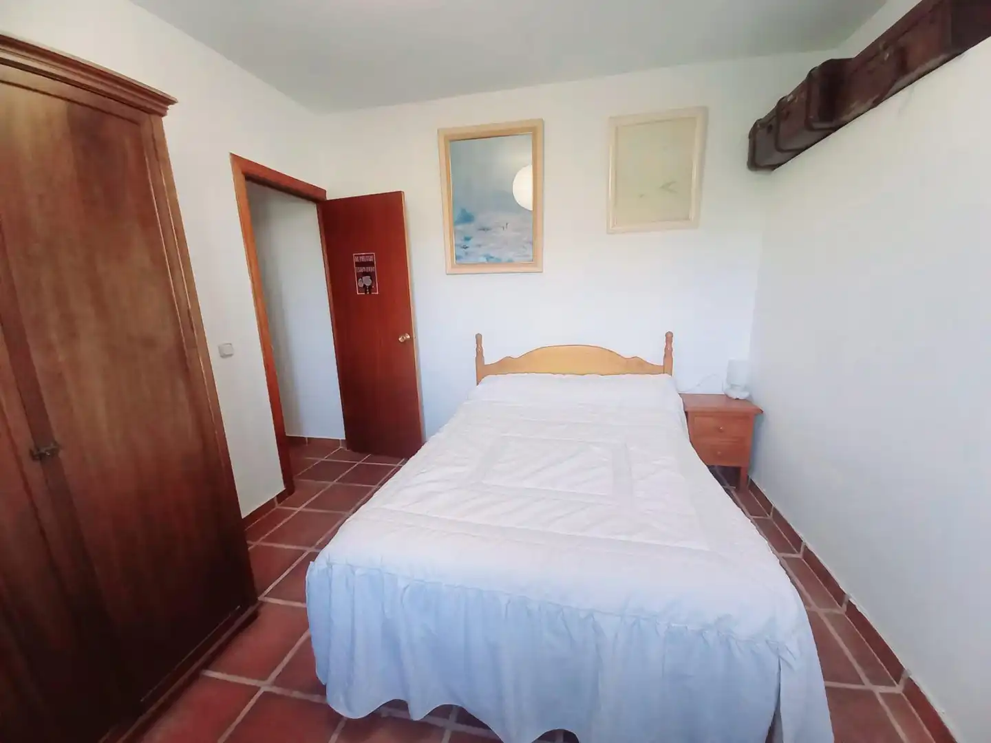 Habitación de Casa adosada en venta en Comares con Terraza, Trastero y Amueblado