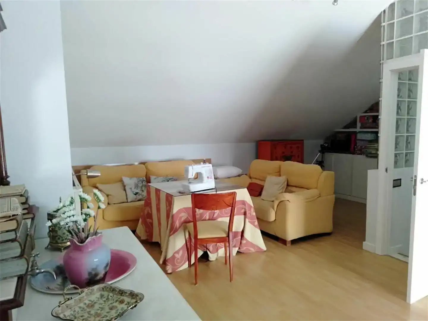 Sala d'estar de Casa adosada en venda en Badajoz amb Aire condicionat, Parquet i Traster