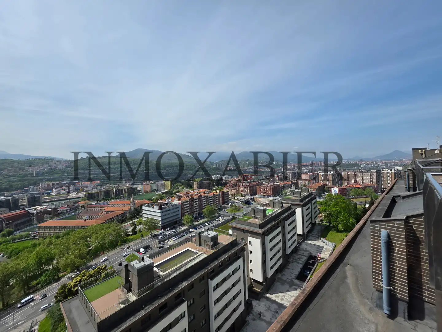 Vista exterior de Pis en venda en Bilbao  amb Calefacció, Terrassa i Traster