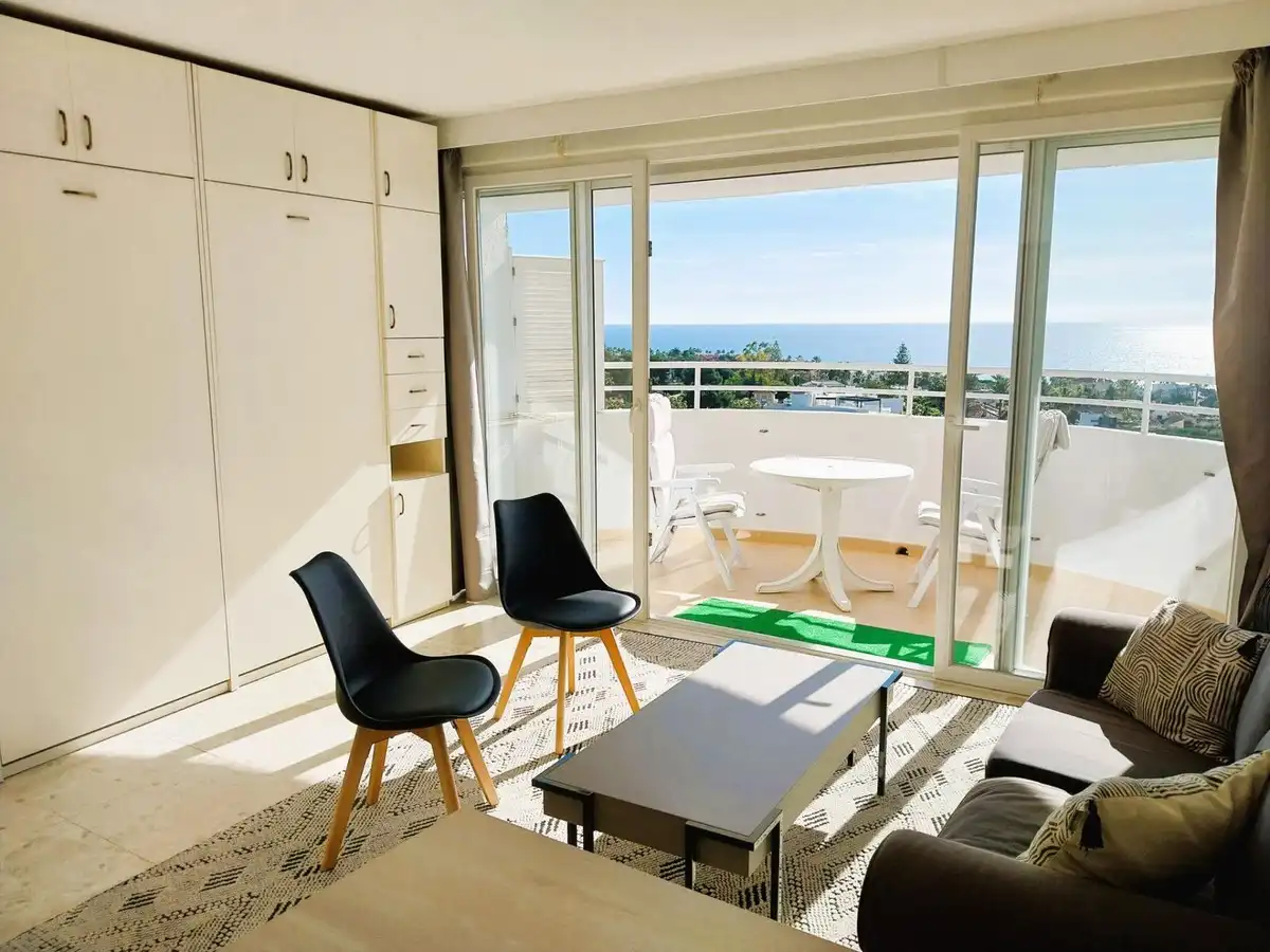 Flat with pool for sale in Elviria - Cabopino, imagen 5