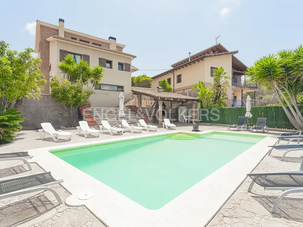 Piscina de Casa o xalet en venda en Cubelles amb Aire condicionat, Calefacció i Jardí privat