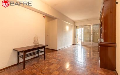 Living room of Flat for sale in  Madrid Capital  with Parquet flooring, Terrace and Storage room