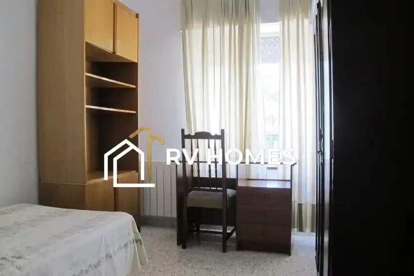 Habitación de Piso de alquiler en Cáceres con Terraza y Amueblado