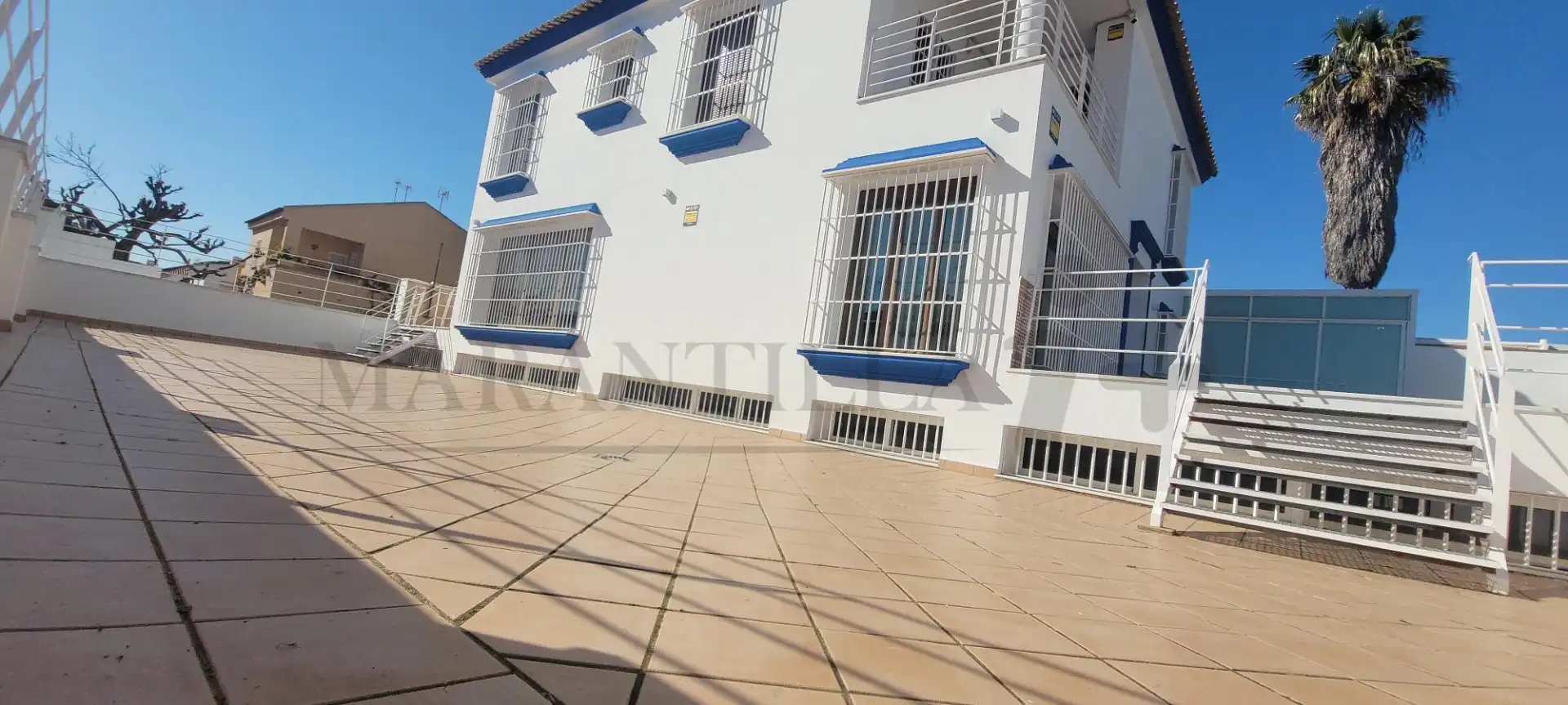 Vista exterior de Casa o chalet en venta en Islantilla con Terraza, Piscina y Alarma