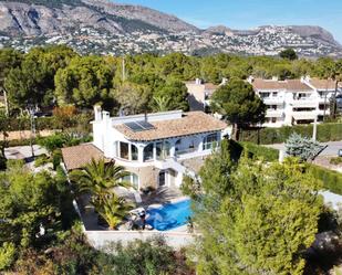 Vista exterior de Casa o xalet en venda en Altea amb Aire condicionat, Calefacció i Jardí privat