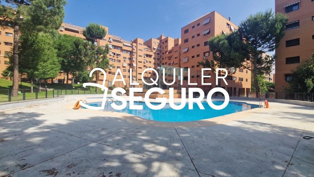 Exterior view of Flat to rent in  Madrid Capital  with Air Conditioner, Heating and Storage room