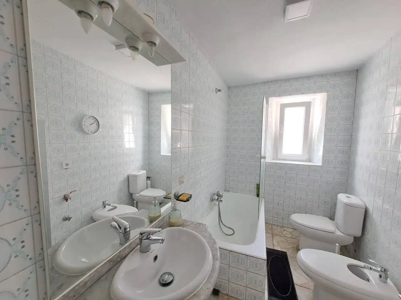Bathroom of Houses for sale in Las Quintanillas