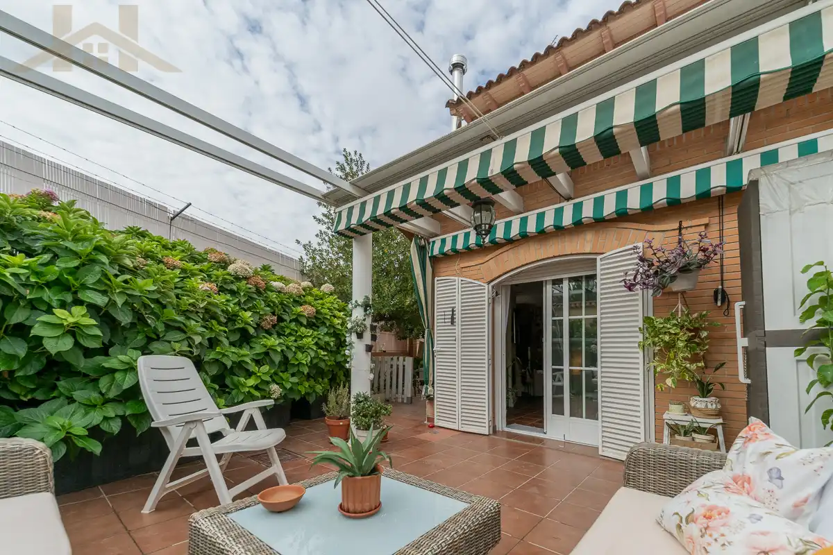 Terrassa de Casa o xalet en venda en Navalcarnero amb Aire condicionat, Calefacció i Jardí privat