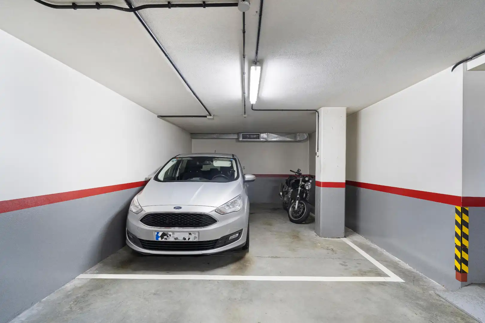 Parkplatz von Wohnungen zum Verkauf in A Coruña Capital  mit Heizung, Parkett und Abstellraum