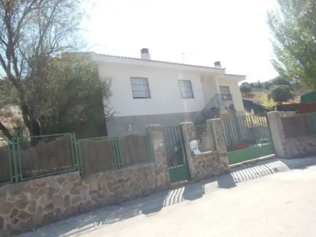 Chalet con terraza en venta en Calle del Olmo 41
