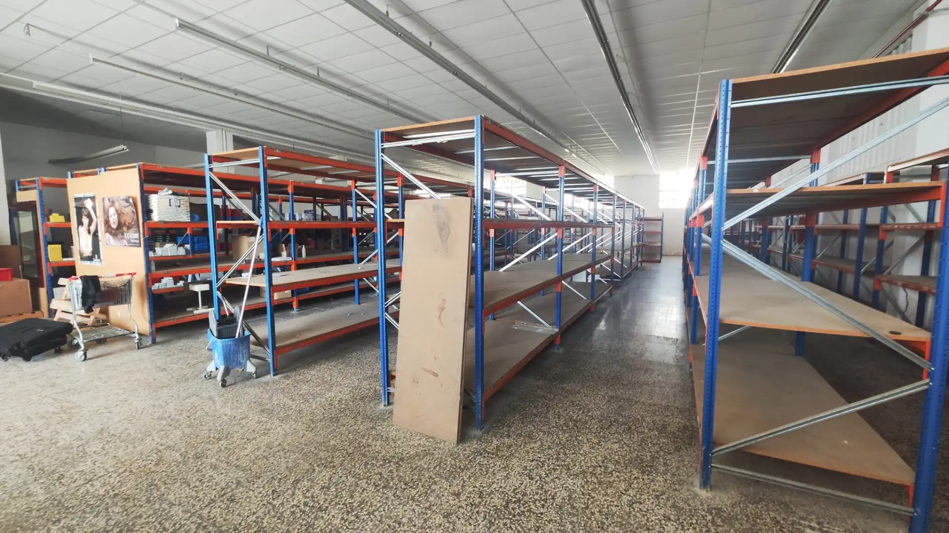 Nau industrial en venda a Polígono Pignatelli 27D, imagen 4
